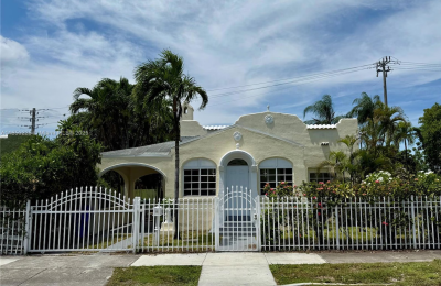 Family Victorian Home, Plancencia